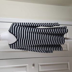 Lularoe black white stripes top, v-neck long sleeves tunic